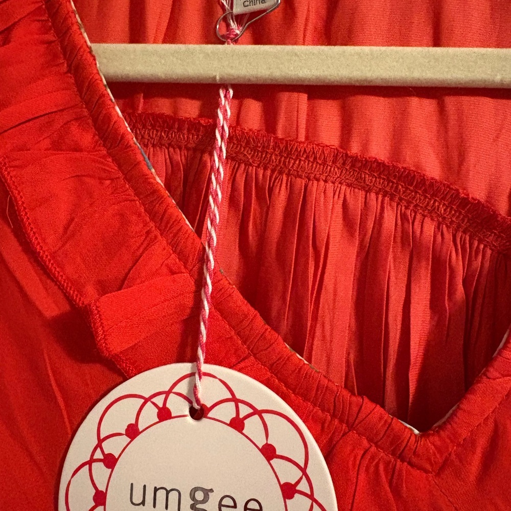 NWT 2 umgee tops 1 size m and other L - Picture 3 of 16
